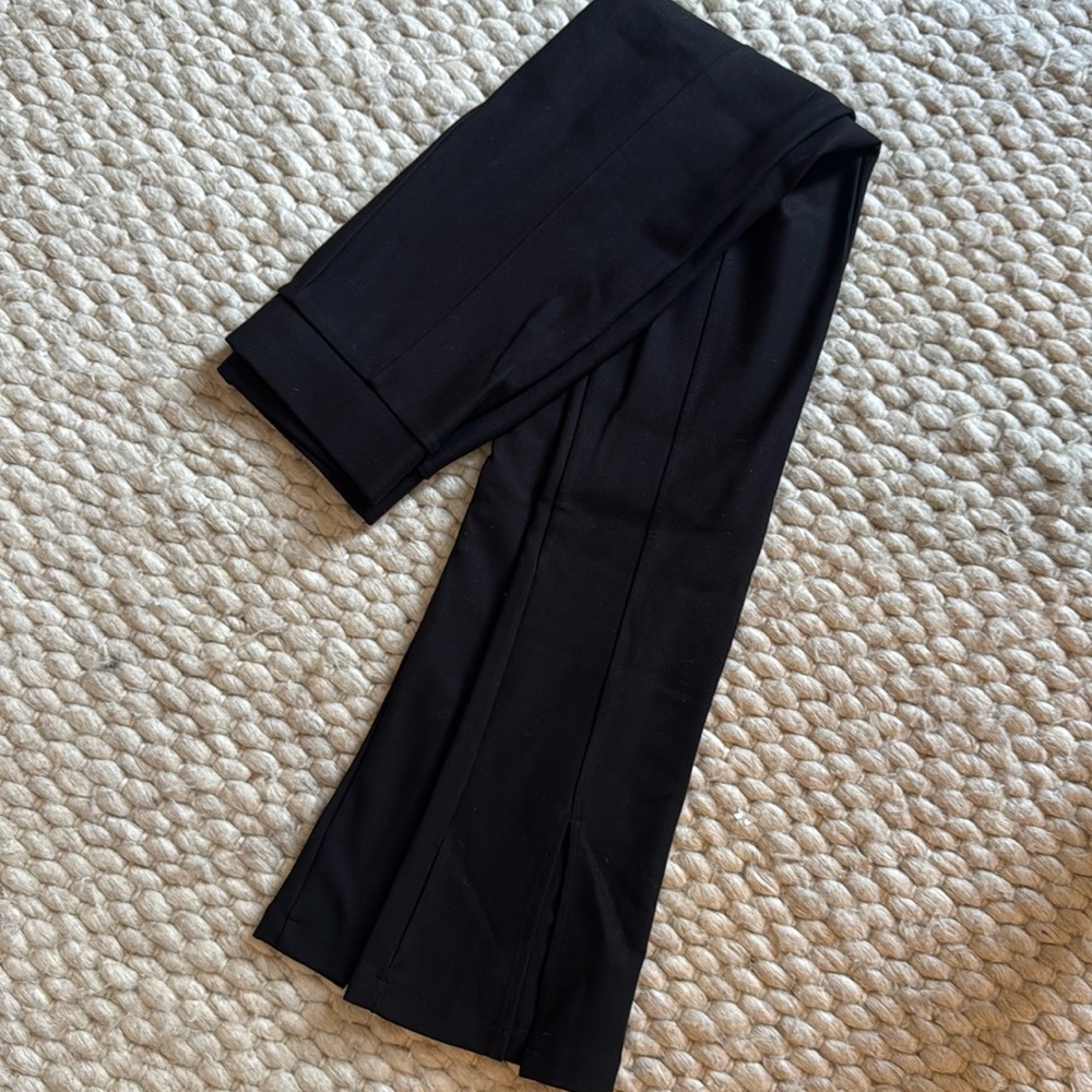 De rococo front slit black leggings